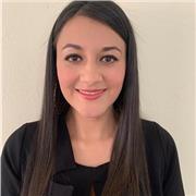 Licenciada en artes , en el campo de las humanidades utilizó la practica como método dinámico de aprendizaje